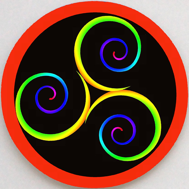 Modern Triskele Spiral