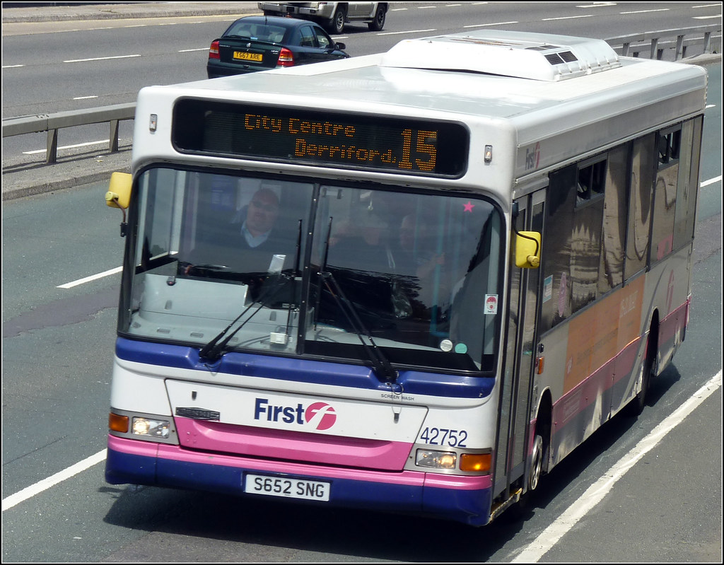 First 42752 S652SNG 14 June 2011