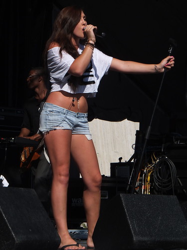 Alyssa Reid at Ottawa Bluesfest 2011