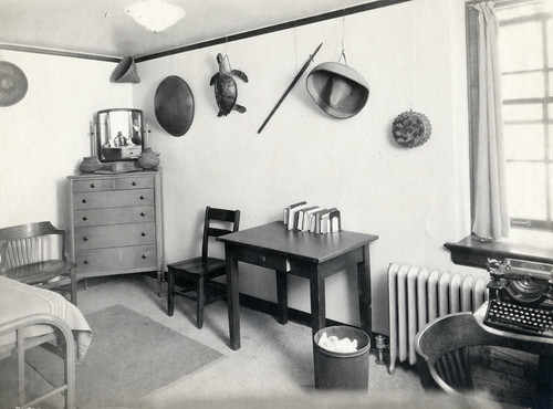 Tripp/Adams single room, 1930s