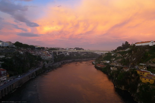 Sunset over Douro river / Porto by _eletheria