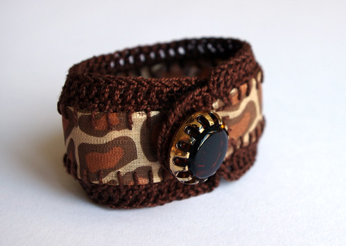 Crochet jewelry bracelet giraffe print