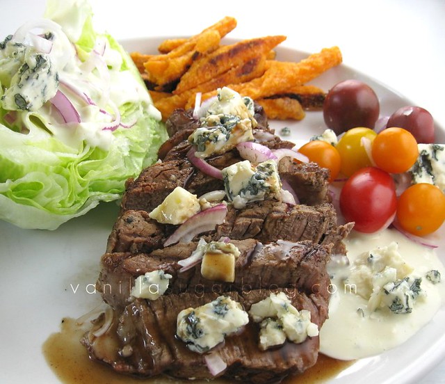 filet mignon salad w/ balsamic-blue cheese dressing