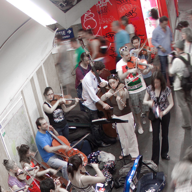 Metro - Paris - Musiciens dans le métro parisien