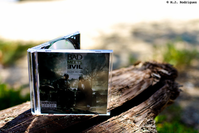 Very dope album by EMINEM/ROYCE da 5'9. Pardon the glare on the CD Case