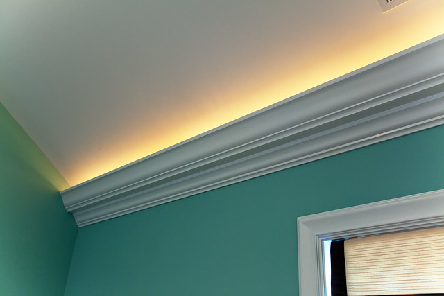 Crown molding with led lights