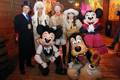 Meeting the characters after Buffalo Bill's Wild West Show with Mickey and Friends