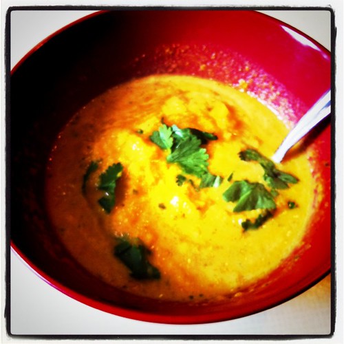 Carrot, coriander, coconut & green aple soup: made my me: delish!
