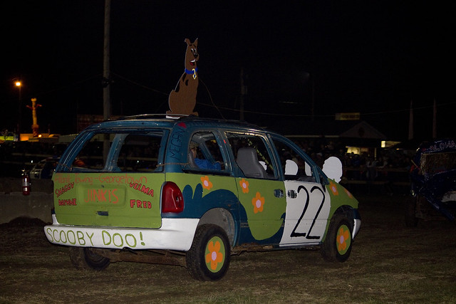 Scooby Doo Van Dog mascots seemed to be a popular choice that night