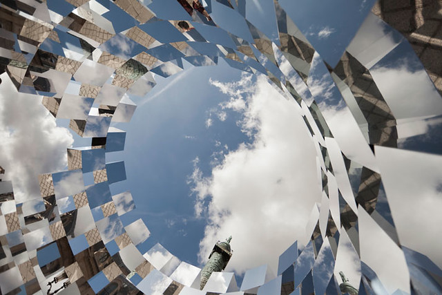 Ring Mirror Installation by Arnaud Lapierre, luxorium