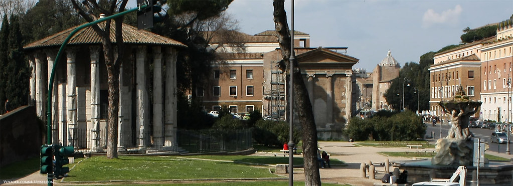 O Fórum Boarium, ou Mercado dos bois, muito próximo do Tibre. É o fórum mais antigo de Roma. Aqui vinha-se, como o seu nome indica, negociar animais. O templo circular à esquerda, é o Templo de Hércules Victor.