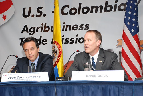 Juan Carlos Cadena (left), Colombia’s Director of Economic Affairs, Ministry of Commerce, Industry and Tourism, and Bryce Quick, Associate Administrator for USDA’s Foreign Agricultural Service, participate in a welcome plenary session for a USDA trade mission with Panama and Colombia, which took place in Bogota Nov. 14-17. With 24 U.S. agricultural companies participating, it was the largest delegation ever on a USDA trade mission. Photo by Fernando Soto, U.S. Embassy Bogota.