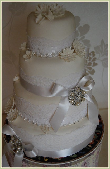 WHITE WEDDING CAKE PEARL CAKE NAME PEARL FOR THE PARK INN LEIGH LANCASHIRE