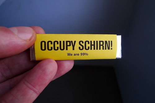 Occupy Schirn Kaugummi als Aufruf zur Besetzung der Schirn Kunsthalle
