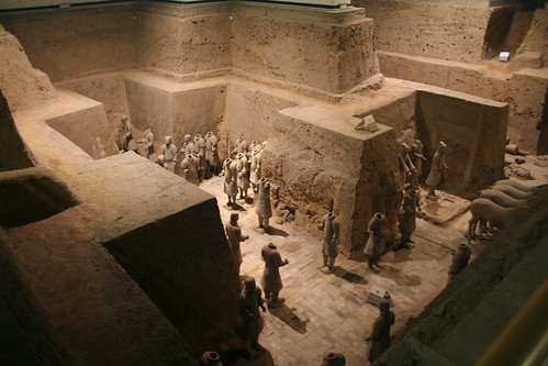 2011-11-17 - Xian - Terracotta warriors - 24 - Excavation hall 2 - Pit
