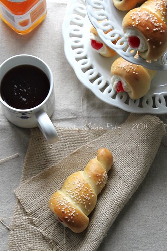Horn Breads by Fitri D. // Rumah Manis
