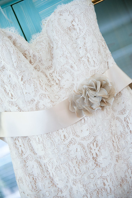 Cream Lace Wedding Dress wwwkaymeyerphotographycom blog 