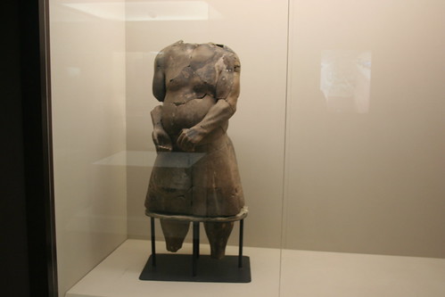 2011-11-17 - Xian - Terracotta warriors - 09 - Museum - Broken statue