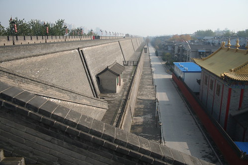 2011-11-18 - Xian - City wall - 34 - Ring wall - Eastward inner levels