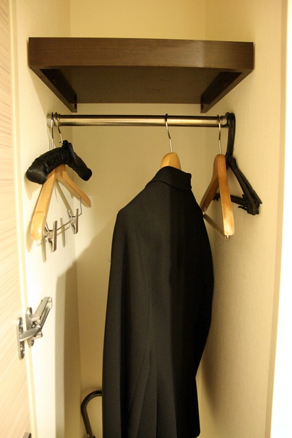 The "wardrobe" is just a small closet right at the entrance, where you can hang your coat