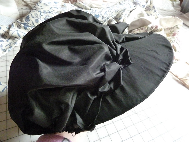 black silk bonnet, 1770-1790