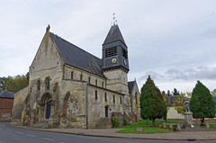 Guerbigny (église et monument-aux-morts) • 1