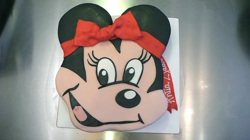 Minnie Mouse 2D Birthday Cake by CAKE Amsterdam - Cakes by ZOBOT