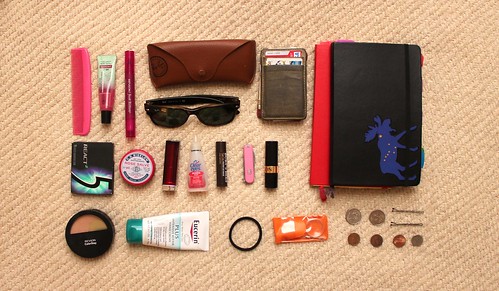 Day 7: What's in Your Purse by masikawa