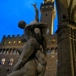 "El Rapto de las Sabinas" de Juan de Bolonia frente al Palazzo Vecchio