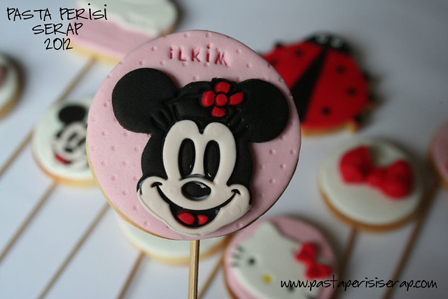 minnie mouse  birthday cookie