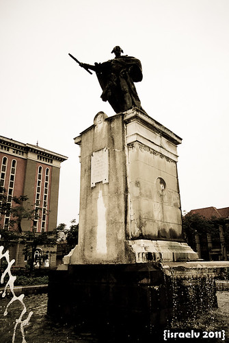 King Carlos IV, Plaza Roma by israelv