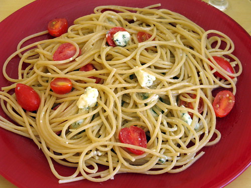 Espaguete com Roquefort e Tomates