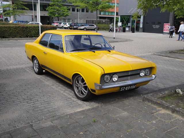 Opel Rekord 5789HM Amersfoort 4 juli 2011 Datum kenteken 26 maart 1969