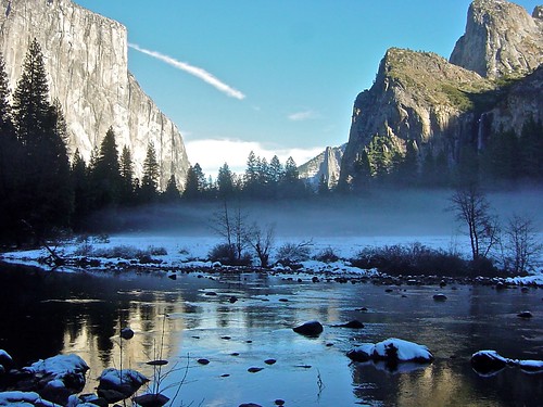 Merced River & Yosemite Valley – December mist
