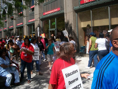 Members of the Detroit Federation of Teachers and other union members protests the continued salary and benefit cuts that have gutted the public system. The Obama administration supports the attacks on public employees. (Photo: Abayomi Azikiwe) by Pan-African News Wire File Photos