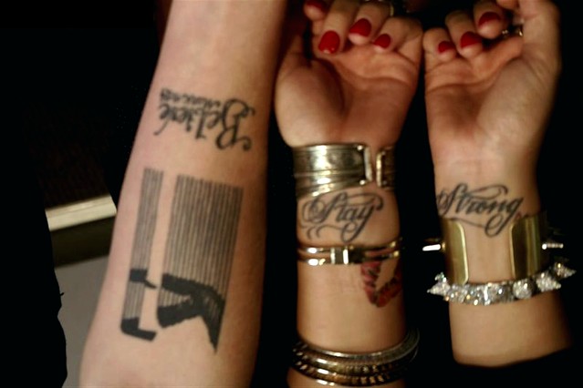 demi lovato's'Stay Strong' and lips tattoo