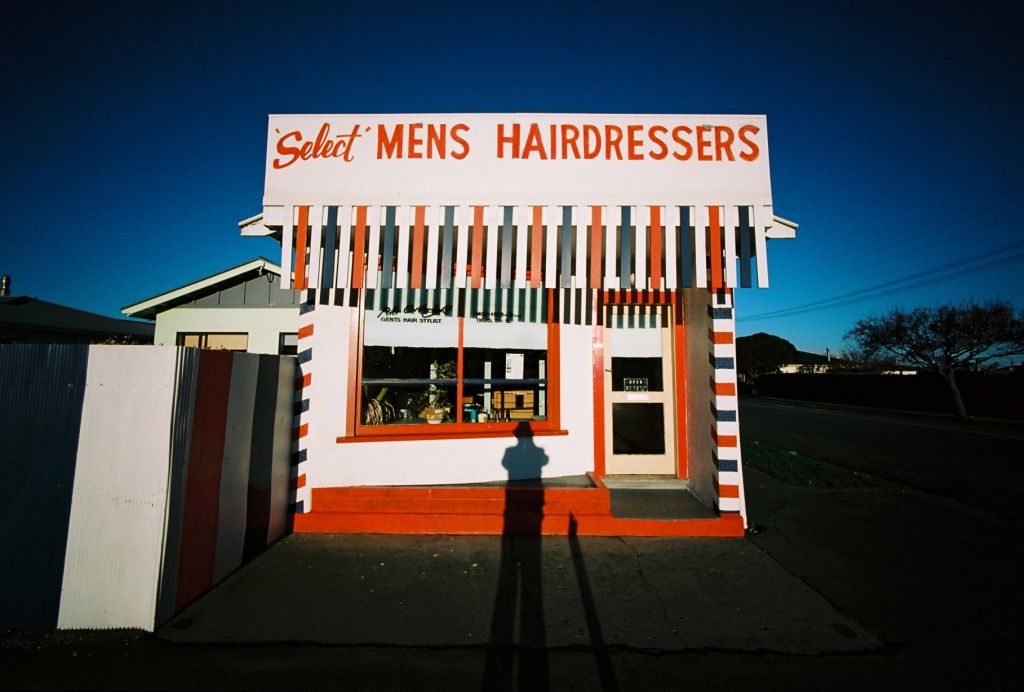 'Select' MENS HAIRDRESSERS