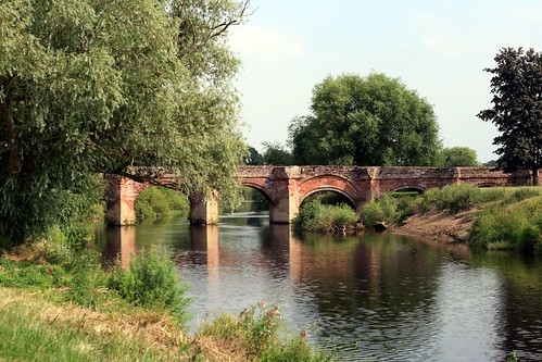 Farndon Bridge and the River Dee