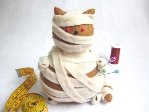 Halloween Mummy Cat Pincushion Kitty-Hotep