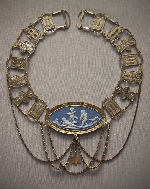 Festoon necklace with Wedgwood or Meissen  cameo, German, early mid 19th