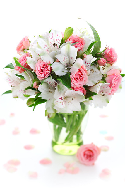 This is a beautiful pink and white wedding centerpiece of wholesale wedding