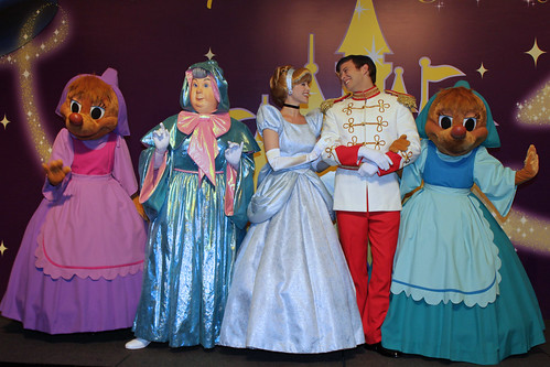 Meeting Cinderella, Prince Charming, the Fairy Godmother, Suzy and Perla