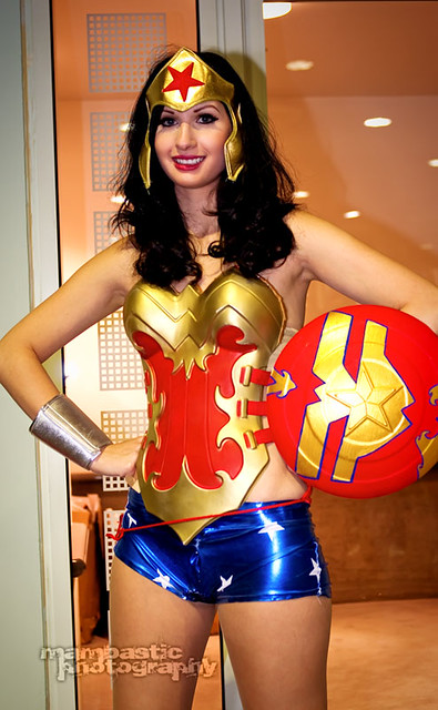 Wonder Woman Cosplay - Picture Actress