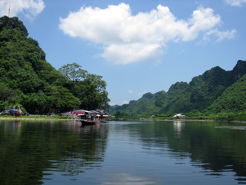 Yen Vi River