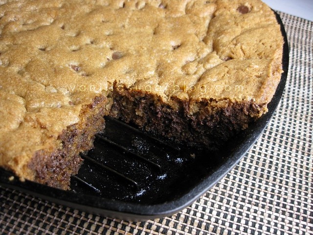 deep dish chocolate chip cookie pie