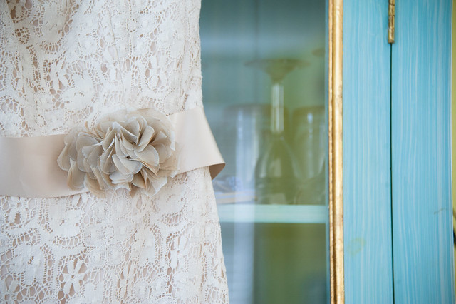 Wedding Dress Flowery Detail wwwkaymeyerphotographycom blog 