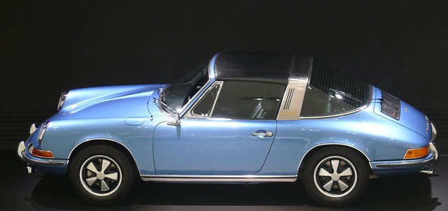 Porsche 911 S 22 Targa blue 1970 lo