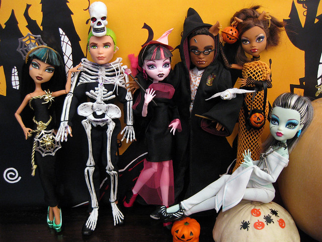 It's Halloween at Monster High!