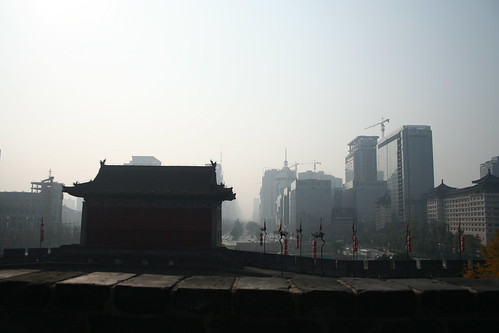 2011-11-18 - Xian - City wall - 13 - Ring wall - Gatehouse view