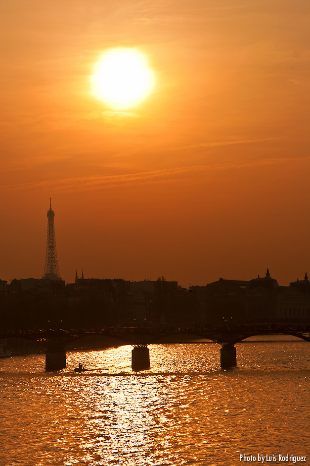 Atarcecer en París y Torre Eiffel